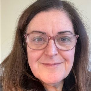 Meet your Posher, Daniela